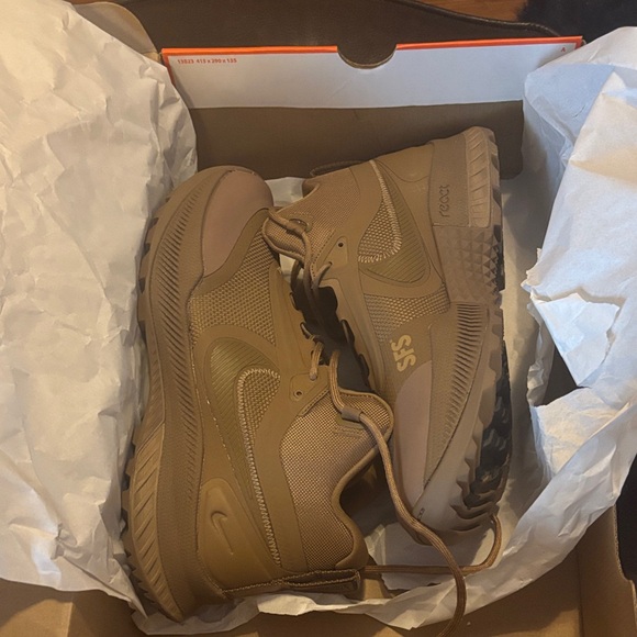 Nike Men's Brown Athletic Shoes - Picture 1 of 16